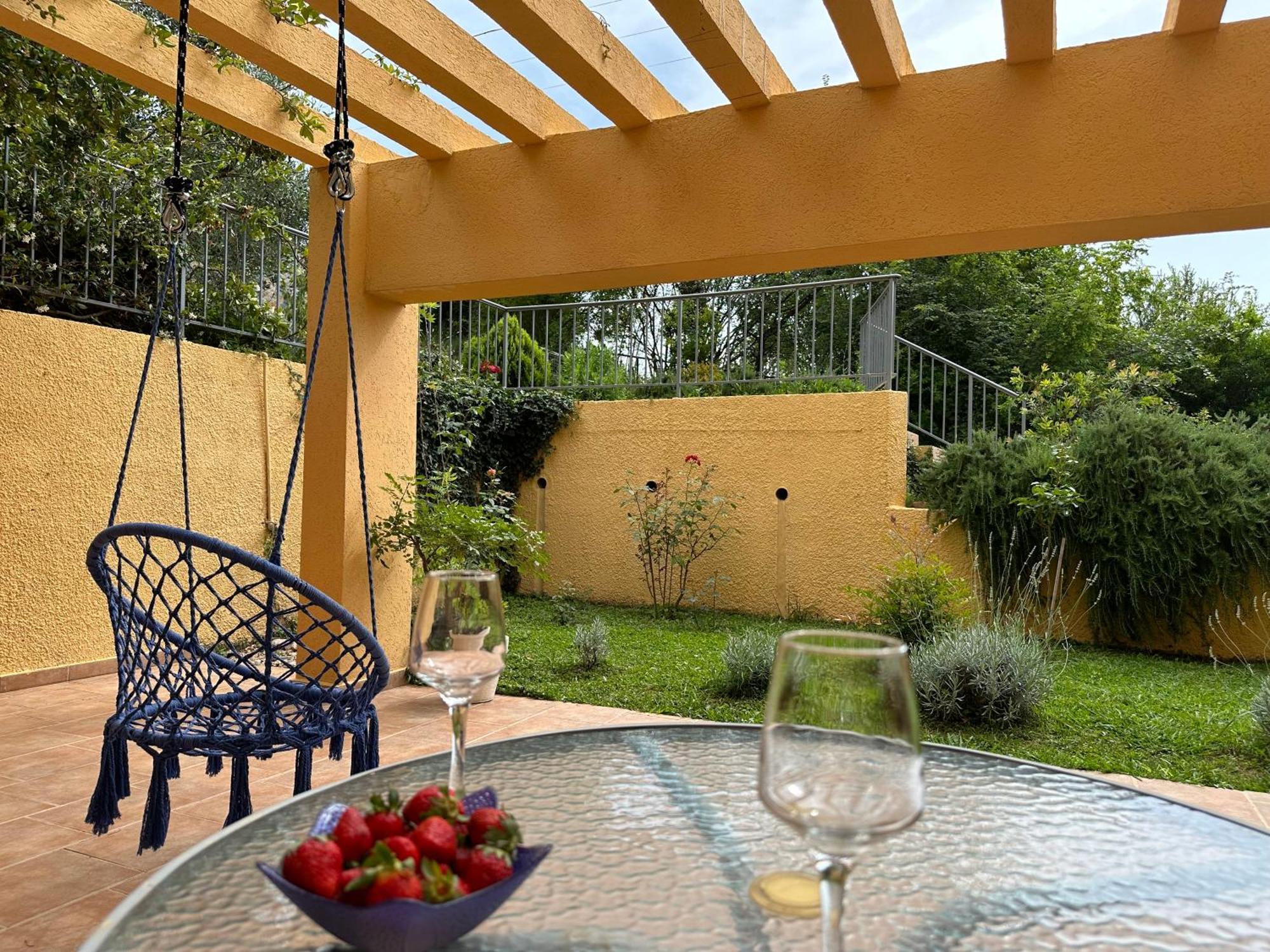 Villa Risan Apartments Luaran gambar