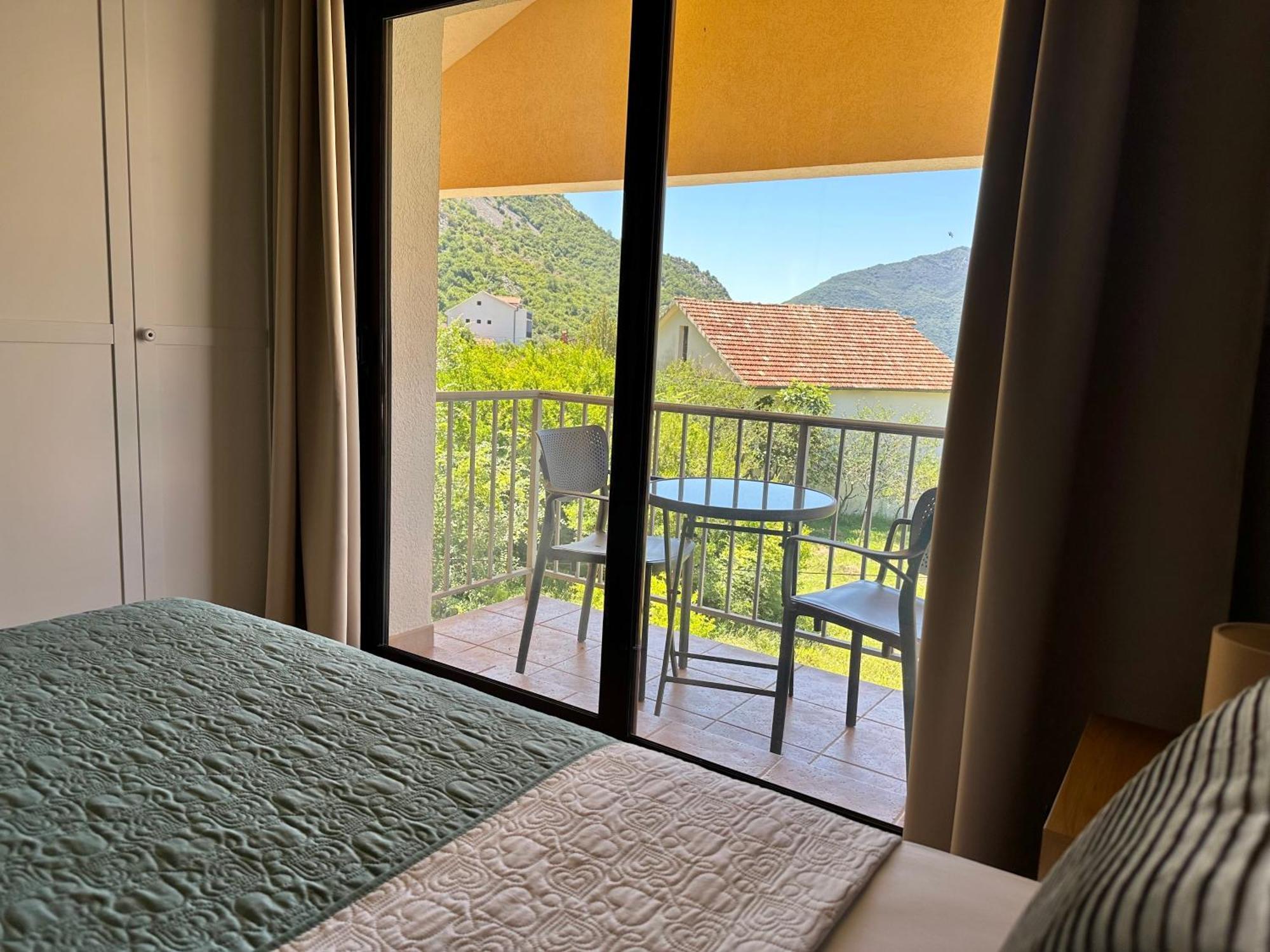 Villa Risan Apartments Luaran gambar